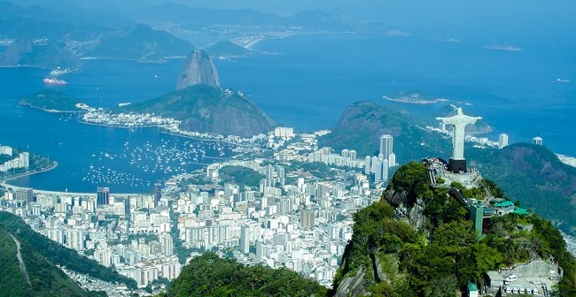 It was fantastic!  For the very first time, I had the opportunity to be in a helicopter and see my hometown from above, in a hole new perspective. Words can't describe it!  Christ, the Redeemer and the Sugar Loaf in the same frame! Niteroi beaches in the back, a glance of Copacabana Beach on the right, Botafogo with the center view... FANTASTiC!  I'm still in awe...