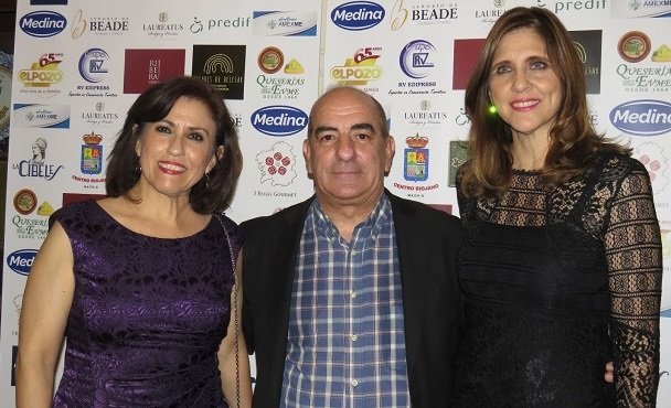 Mónica Pérez, F. A y Patricia Hdea, presidenta amexme firma